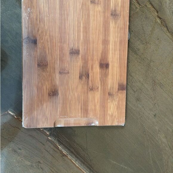 NWT bamboo wooden cutting board - Picture 3 of 3